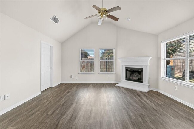 Building Photo - 8801 Chaps Ave