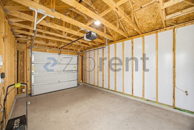 Building Photo - Unit