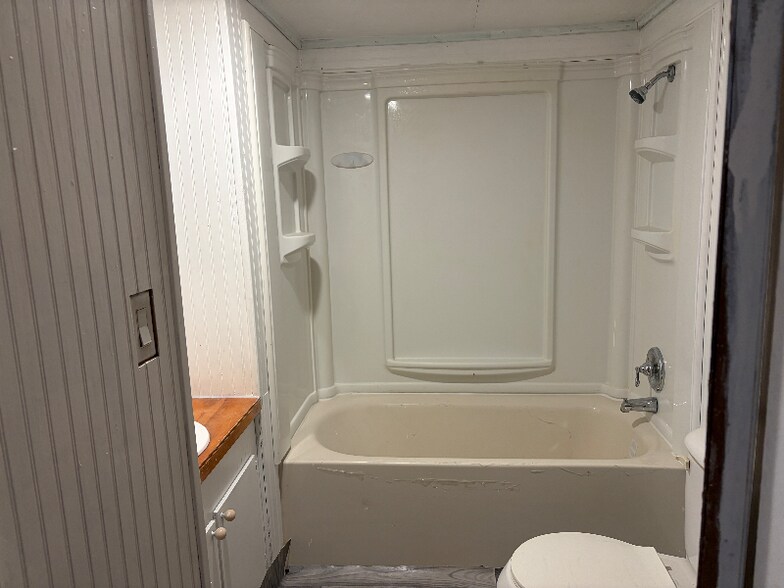 Building Photo - 9640 Gatun St