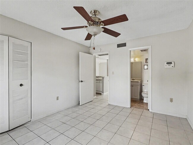 Building Photo - 598 Orange Dr