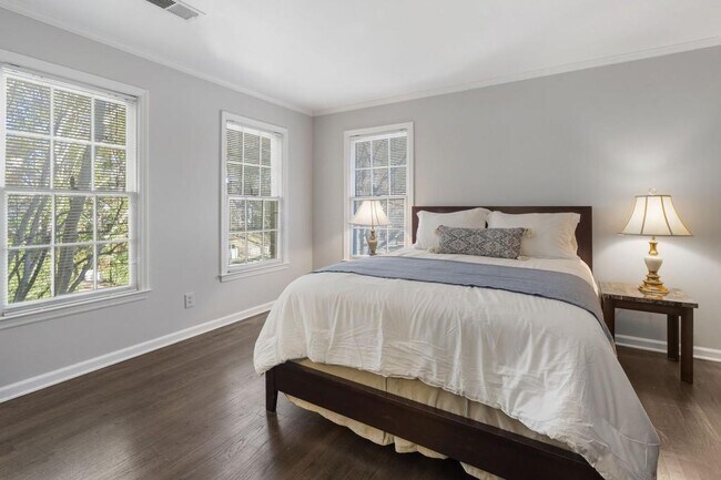 Building Photo - 97 Huntington Rd NE