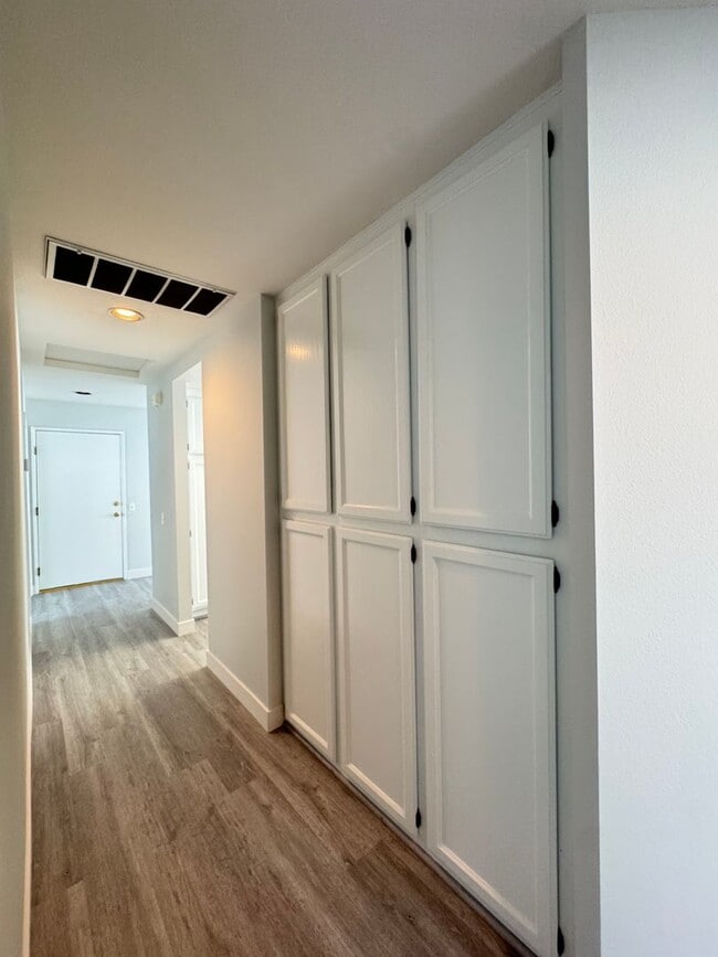 Building Photo - Welcome to Your New Home: Stunning Apartments in Monrovia