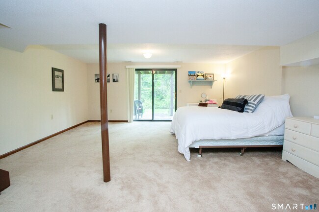 Building Photo - 17 Wiggins Farm Dr