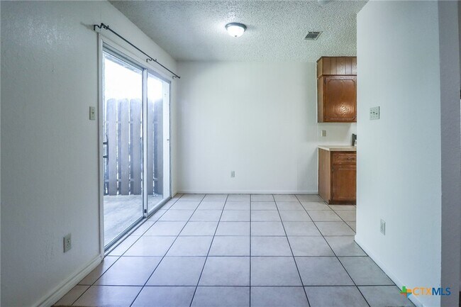 Building Photo - 1105 Covey Ln