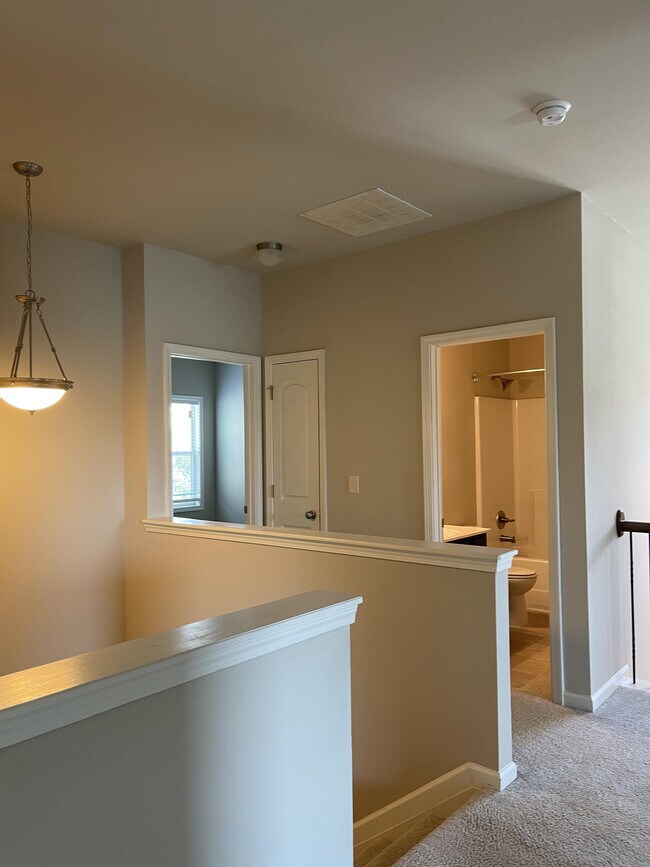 Building Photo - 7531 Silk Tree Pointe
