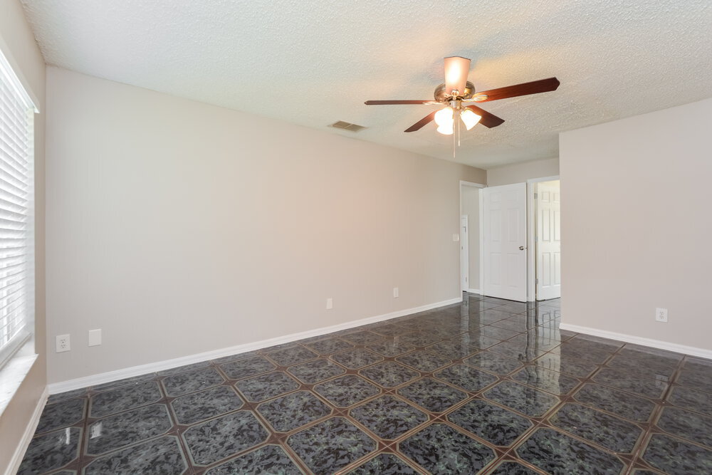 Building Photo - 2801 River Ridge Dr