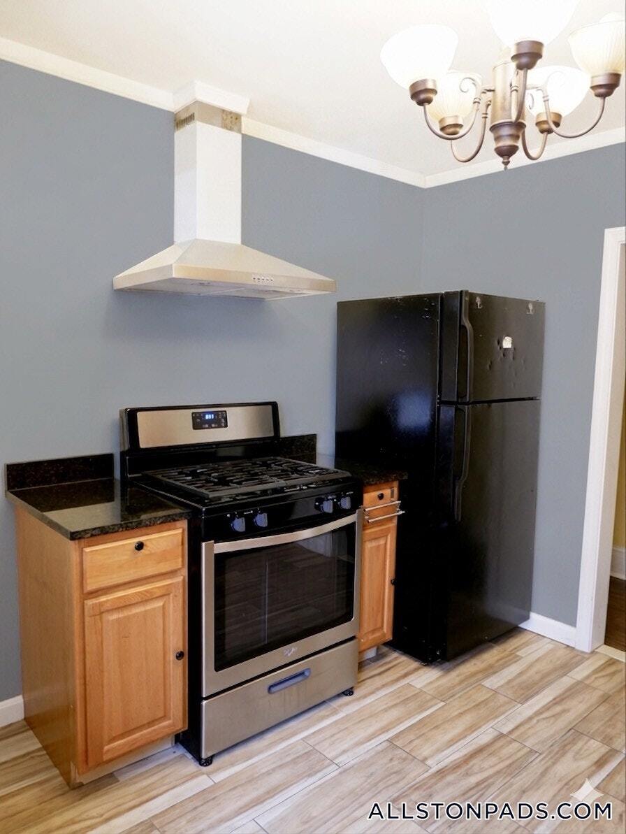 Building Photo - 12 Glenville Ave