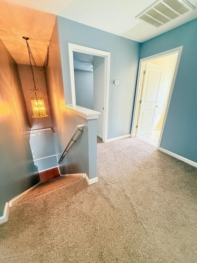 Building Photo - 915 Oglethorpe Dr