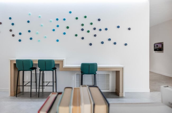 Building Photo - 60 Kilmarnock St