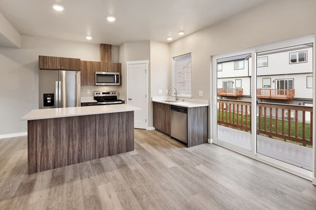 Building Photo - 1809 Eastgate Loop