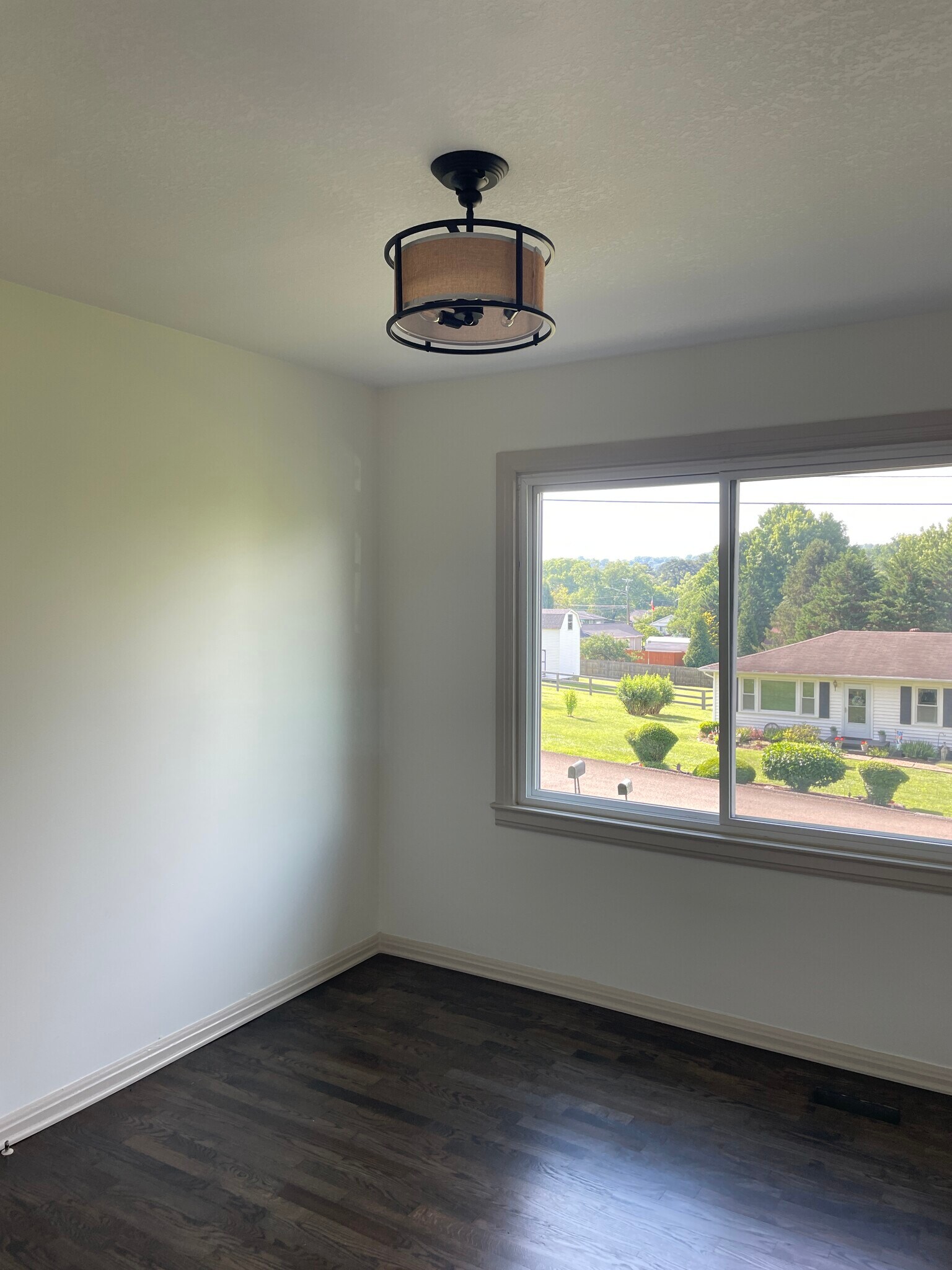 Building Photo - 1408 Bluebird Dr