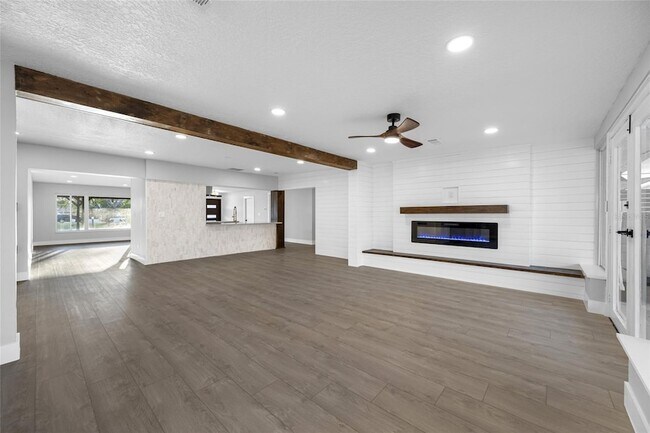 Building Photo - 1029 Bal Harbour Dr