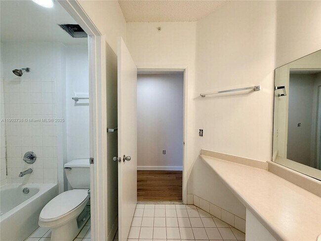 Building Photo - 6984 SW 39th St