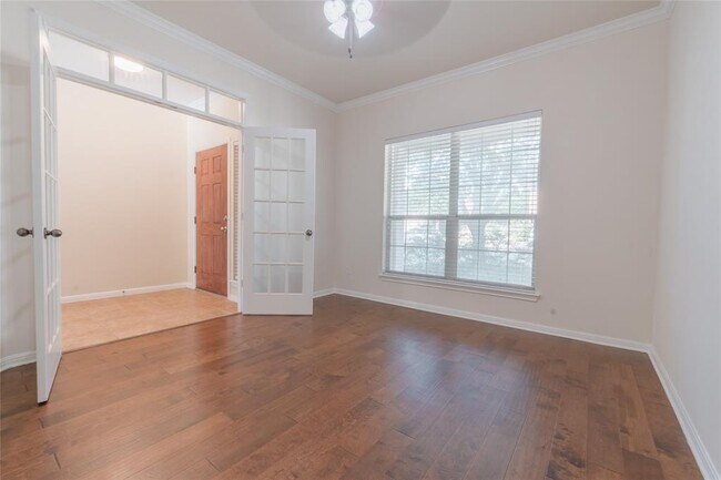 Building Photo - 9516 Castle Pines Dr