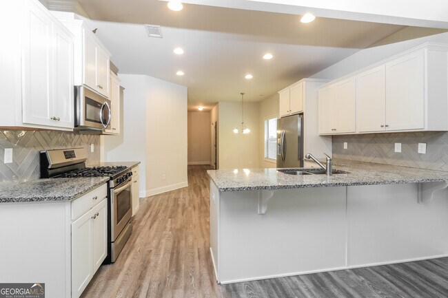 Building Photo - 637 Overlook Gln Dr