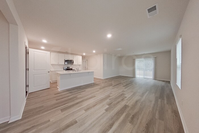 Building Photo - 115 Inez Ave