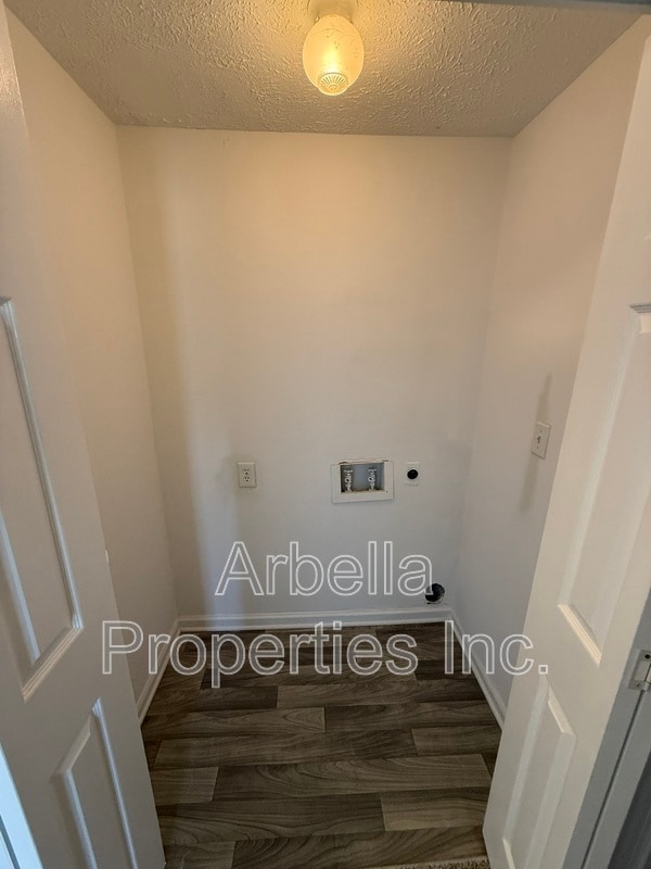 Building Photo - 505 Duel Ln