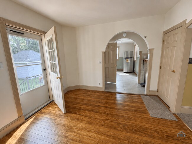 Building Photo - ? Your Next Home Awaits – 3 Bed, 1.5 Bath Single-Family Rental!