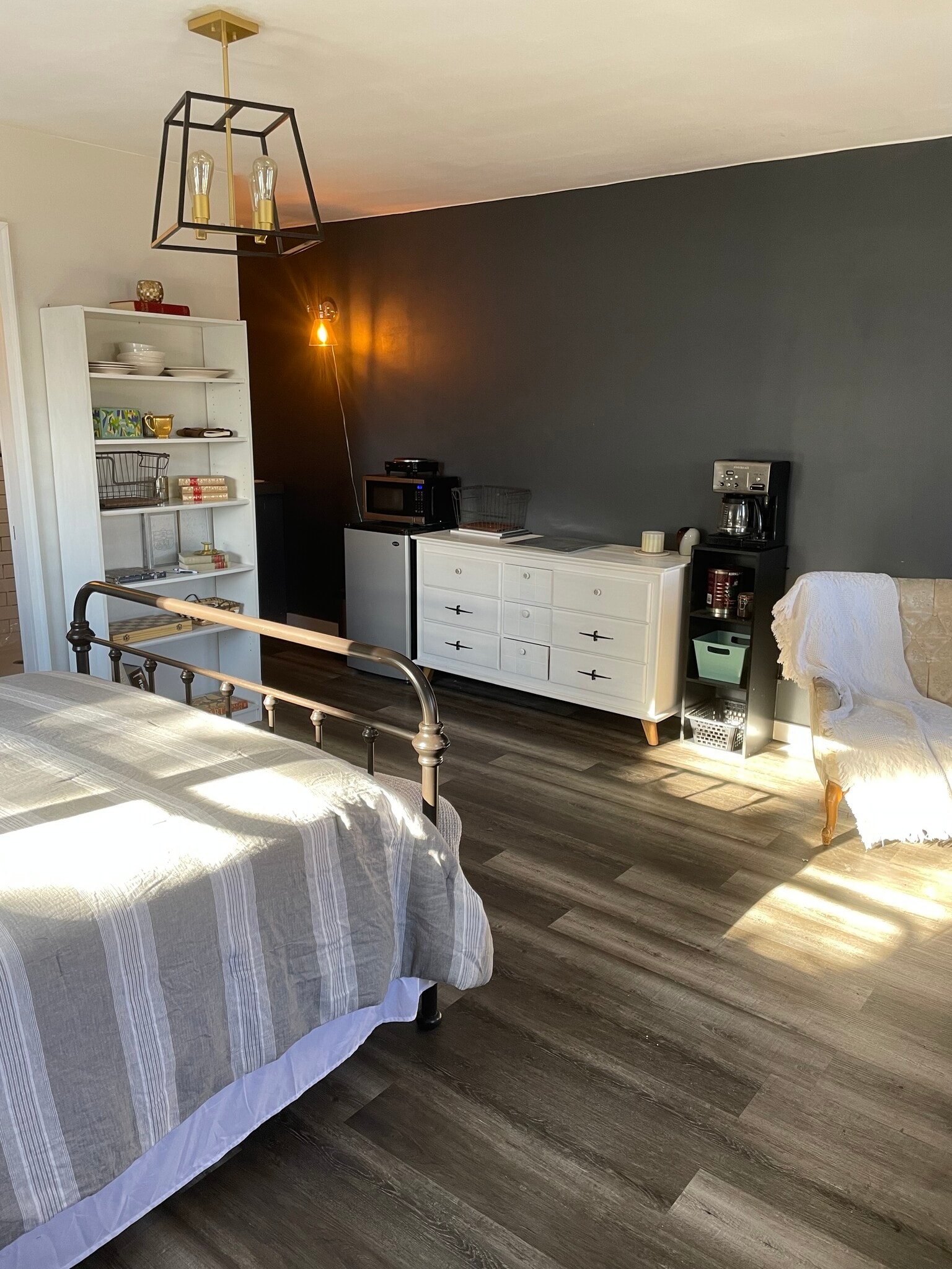 Building Photo - 218 S Jackson St