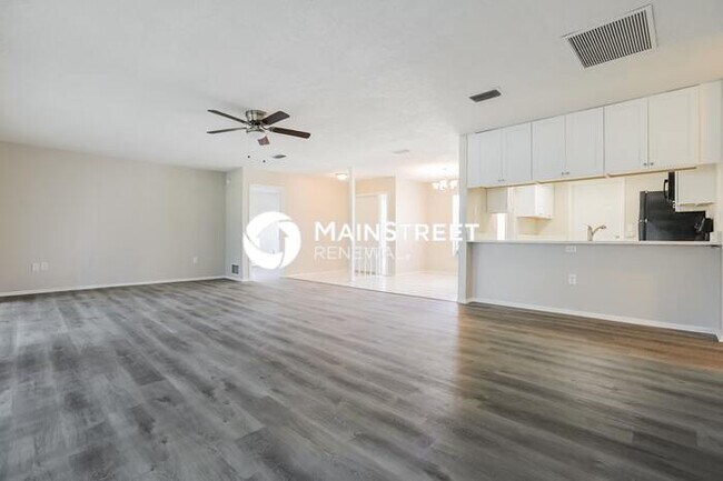 Building Photo - 3 Bedroom Pet-Friendly Home in VENICE, FL with Main Street Renewal