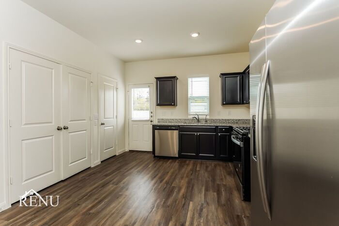 Building Photo - 5010 Firefly Hls