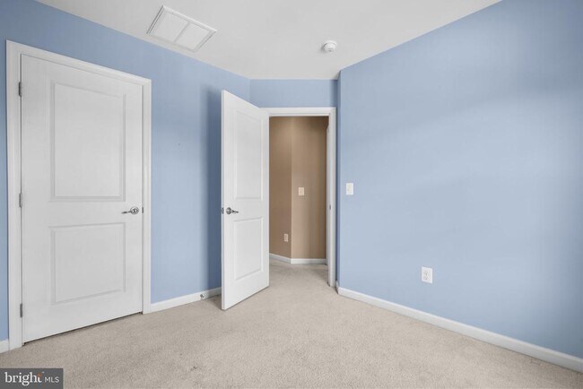 Building Photo - 6974 Kona Dr