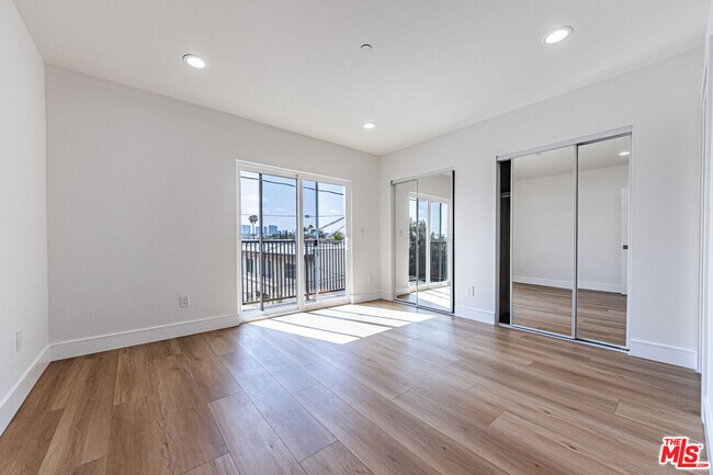 Building Photo - 2057 S Garth Ave