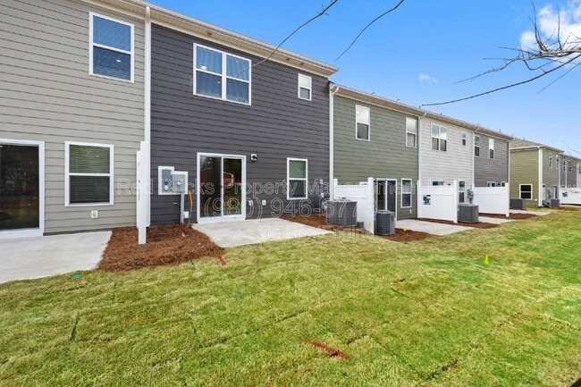 Building Photo - 2881 Yeager Dr NW