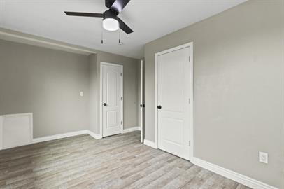 Building Photo - 3 bedrooms 1 bathroom with all tile flooring