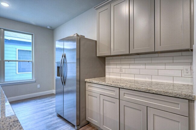 Building Photo - 9175 Inwood