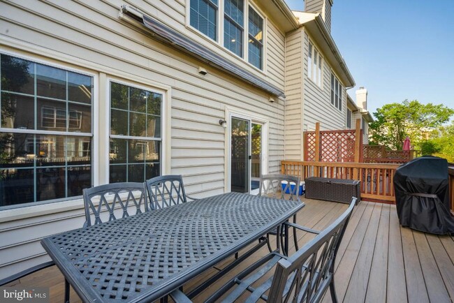 Building Photo - 6257 Harbin Dr