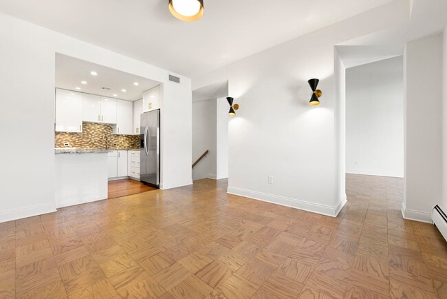 Building Photo - 200 Shearwater Ct W