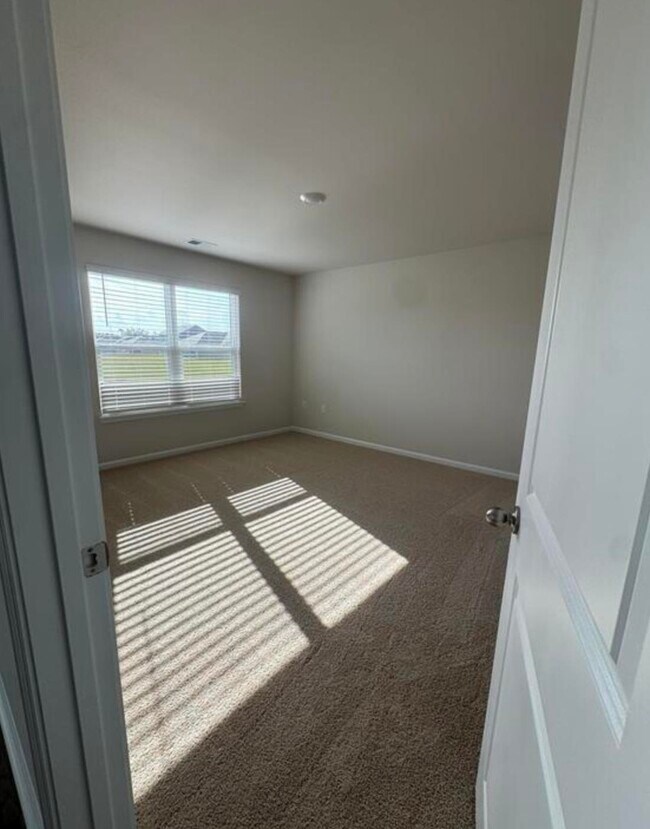 Building Photo - 403 Acosta Cir