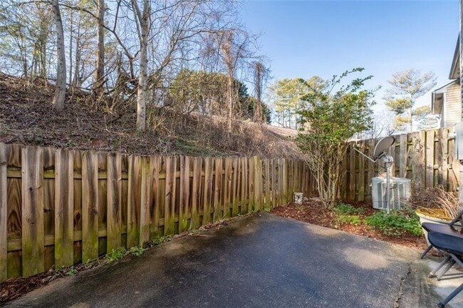 Building Photo - 2285 Baker Station Dr