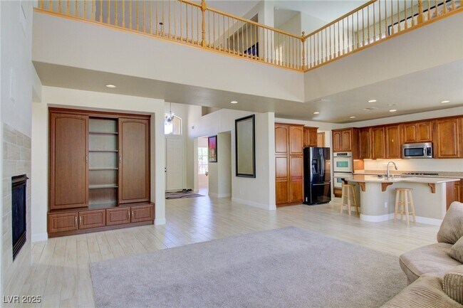 Building Photo - 8925 Monte Oro Dr