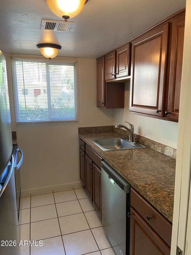 Building Photo - 4804 N 73rd St