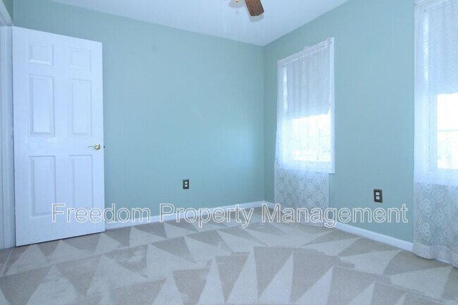 Building Photo - 6540 Cottonwood Dr