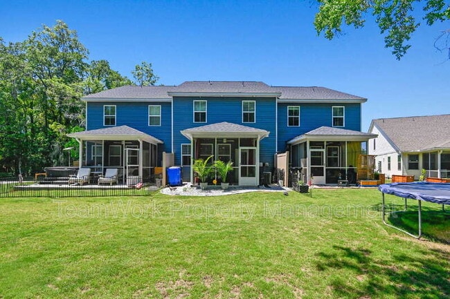 Building Photo - 7722 Park Gate Dr