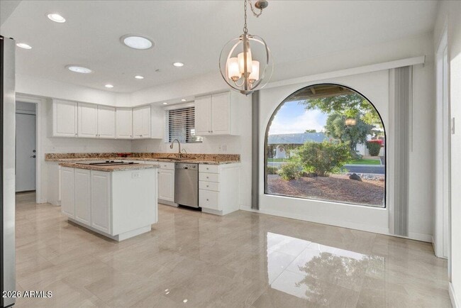 Building Photo - 8655 E Vía Del Palacio