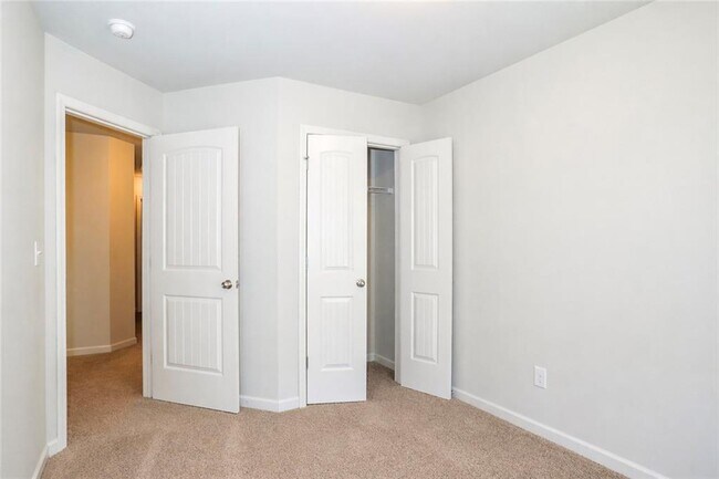 Building Photo - 1545 Iris Walk