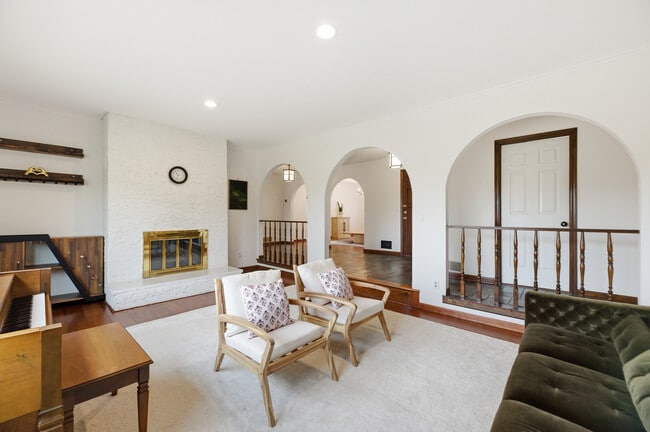 Building Photo - 150 Hankins Rd