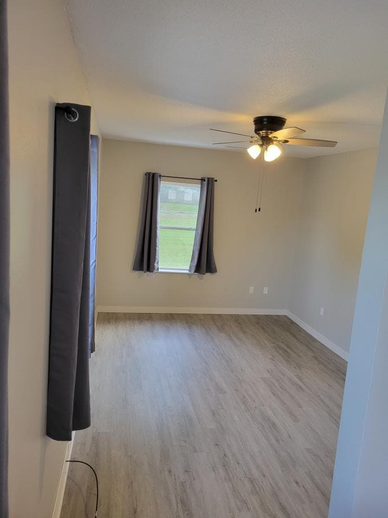 Building Photo - 1122 Valley St