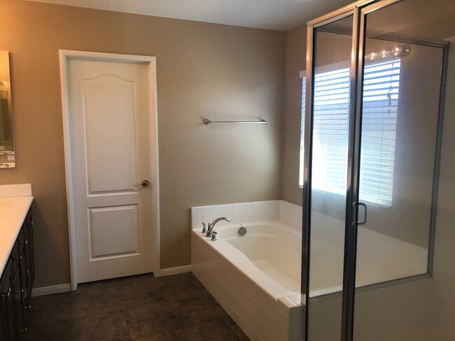 Building Photo - GORGEOUS TWO STORY HOME IN GRANITE HILLS 4...