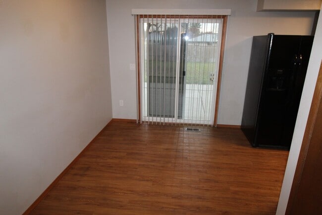 Building Photo - 6903 N Cincinnati St