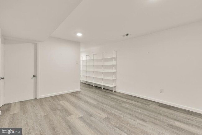 Building Photo - 2205 Observatory Pl NW