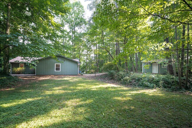 Building Photo - Sweet 3-Bedroom 2-Bathroom Home Less Than ...