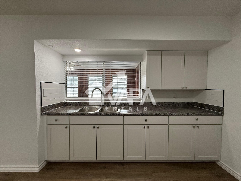 Building Photo - 11154 El Sendero St