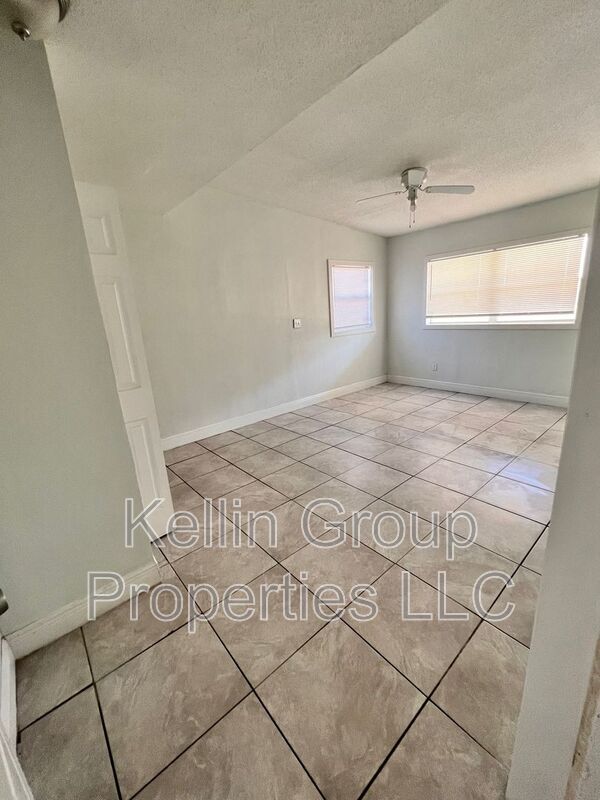 Building Photo - 1142 Carefree Cove Dr