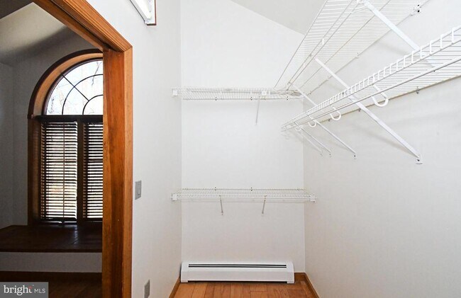 Building Photo - 306 Cedar Hill Rd