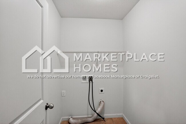 Building Photo - 2324 Boneset Dr